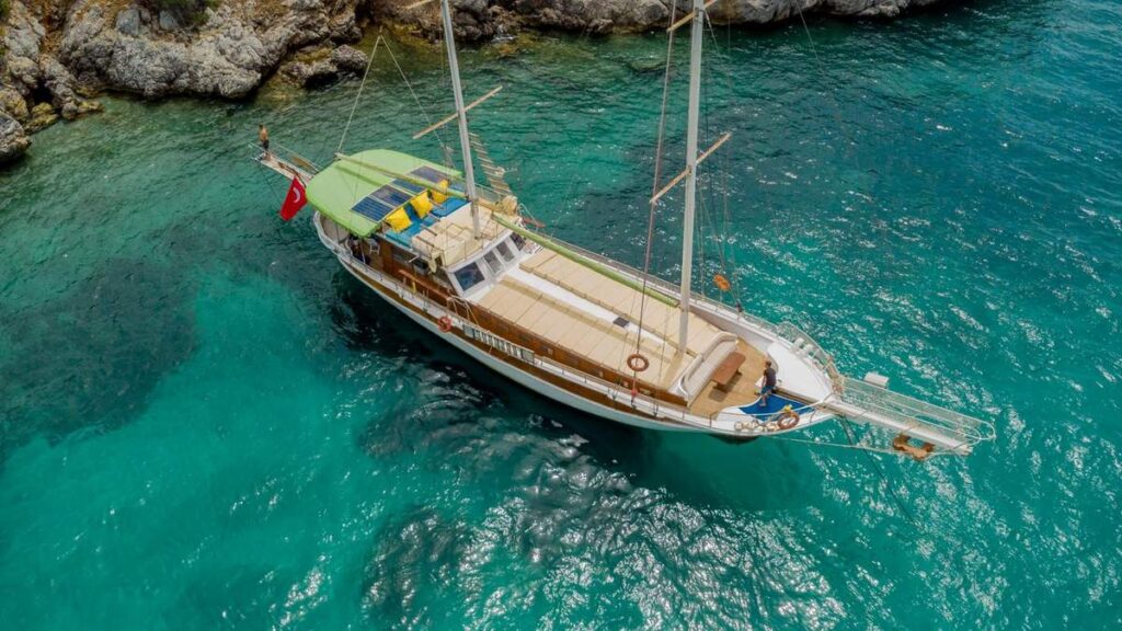 Gümbet Hakkında: Bodrum’un Eğlence, Güneş ve Tarihle Harmanlanmış Tatil Cenneti